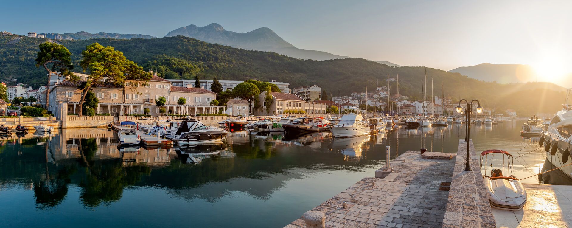 Lazure Hotel & Marina