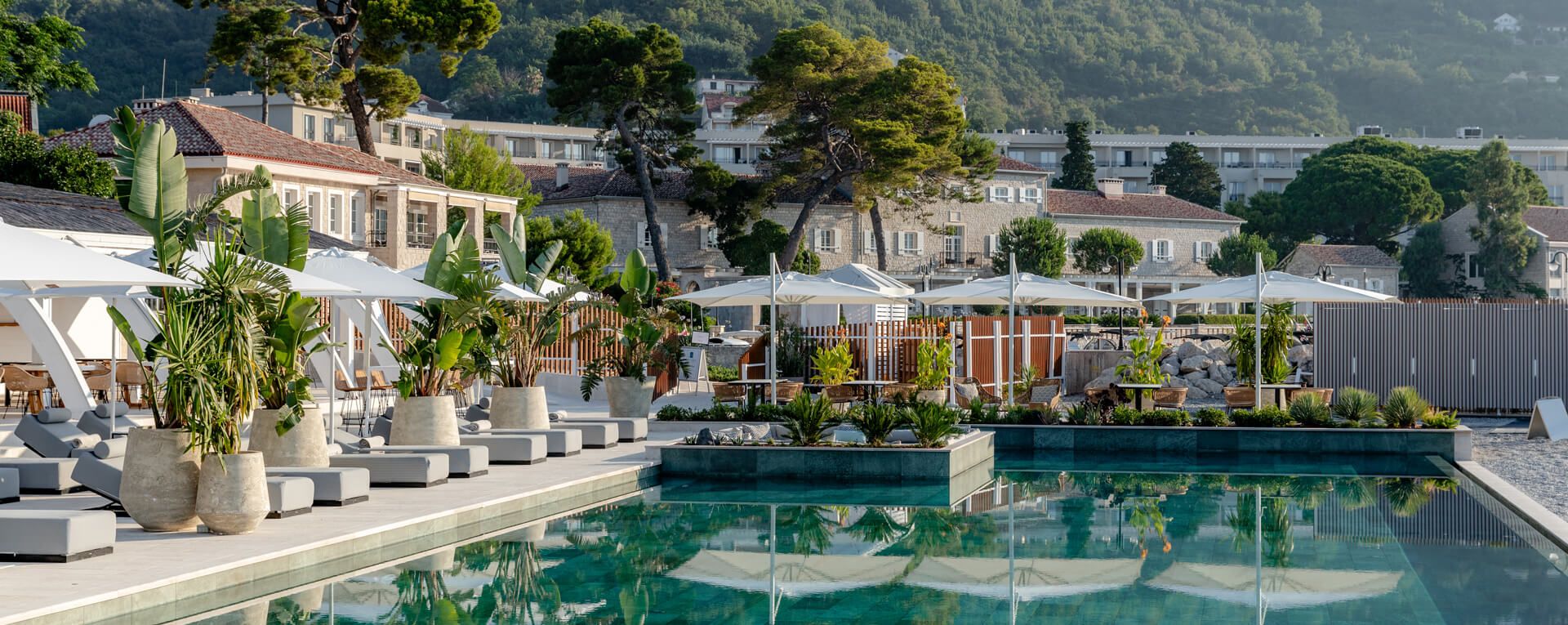 Lazure Hotel & Marina