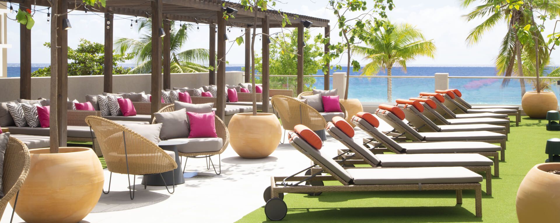 O2 Beach Club & Spa